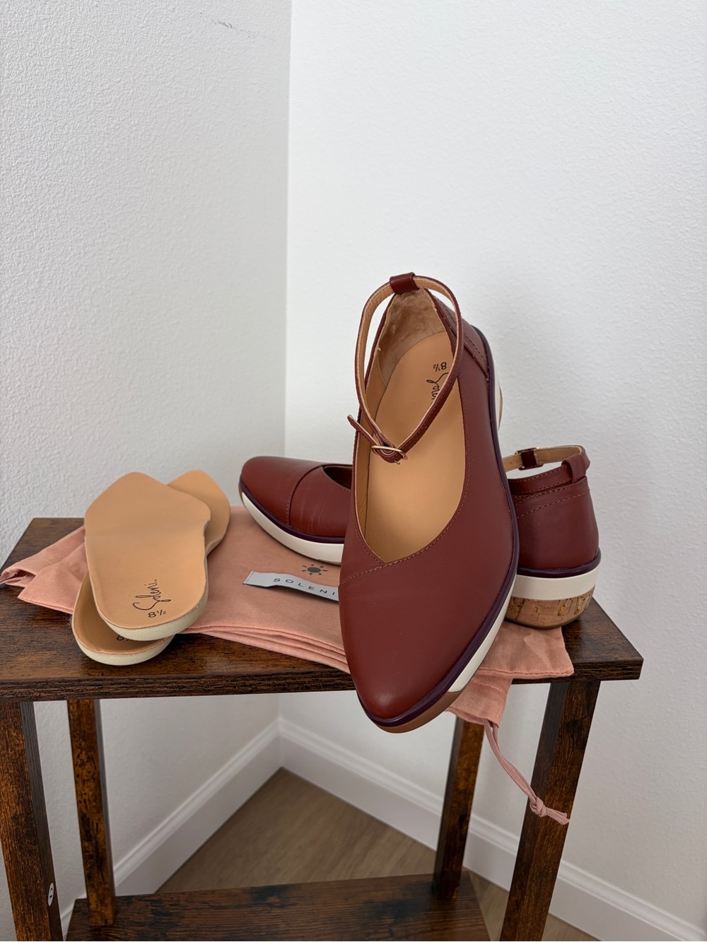 Soleni Ruth Flats in Cognac